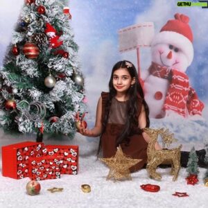 Babak Zarrin Instagram - امروز ۹ دی تولد بیتا جانم هستش 
چقد زود داری بزرگ میشه بیتای بابا
دوست دارم تا همیشه 🌹❤️

#بابک_زرین #بیتازرین#تولد