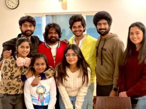 Baby Kaavya Instagram - There can be only one captain to a ship.. Mahanadhi Family with Captain @praveen.bennett uncle..
@i_prathibha @lakshmipriyaoffl @aadhirai_soundararajan @kamurudin @rudran_praveen @sanjaymohan_ @globalvillagers @saipramoditha @vijaytelevision 
.
.
#kaavya #narmadha #vijaytv #globalvillage #mahanadhi #serial #offscreen #happy #picoftheday #team #bts #shoot #serial #trp #hit #top #instagood #instagram