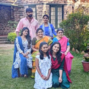 Baby Kaavya Instagram - Mahanathi Family ❤️
@actress.sujatha @kamurudin @i_prathibha @lakshmipriyaoffl @aadhirai_soundararajan #pankajam paati..@globalvillagers @praveen.bennett @vijaytelevision @mahanadhivijaytv 
.
.
#kaavya #narmadha #vijaytv #serial #mahanathi #family #love #morning #instafeed #instagood #bestfeel #time #fun #shoot #pic #trend #vijayfamily #instagood #like #share #shooting #bts