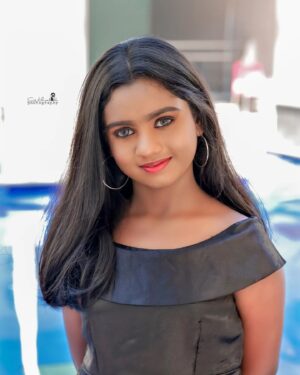Baby Kaavya Instagram - Design dreams and wear them in the best way possible.
.
💄@_simran_artistry 
📸@swetha22_photography
👗@mode.rn_fashion 
.
.
#kaavya #narmadha #mahanadhi #vijaytv #childartist #instagram #trending #kodaikanal #freezing #shoot #shootbreak #bts #love  #instagood #photooftheday #tbt #beautiful #cute #me #happy #fashion #followme #momdaughter #model #photoshoot #momlife #posing #momanddaughter #photography #black