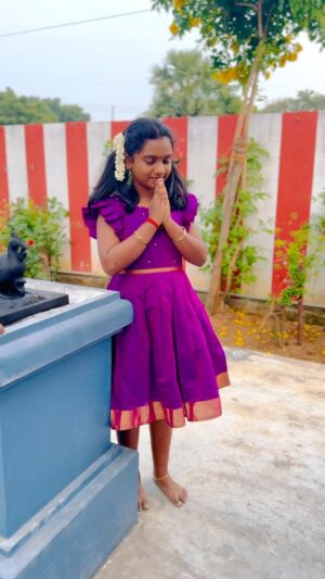 Baby Kaavya Instagram - Vaa Senthaazhiniii💜

Costume by : @fashionfeathers_f2 

#kaavya #kaavyahoney #like #bts #childartist #mahanathiserial #mahanadhiserial #mahanadhi #narmadha #tamilserial #shootingday #shoot #vijaytvserial #vijaytv