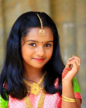 Baby Kaavya Instagram - புன்னகை, இது இலவசமான சிகிச்சை. 

#mahanathi #kaavya #narmadha #vijaytv