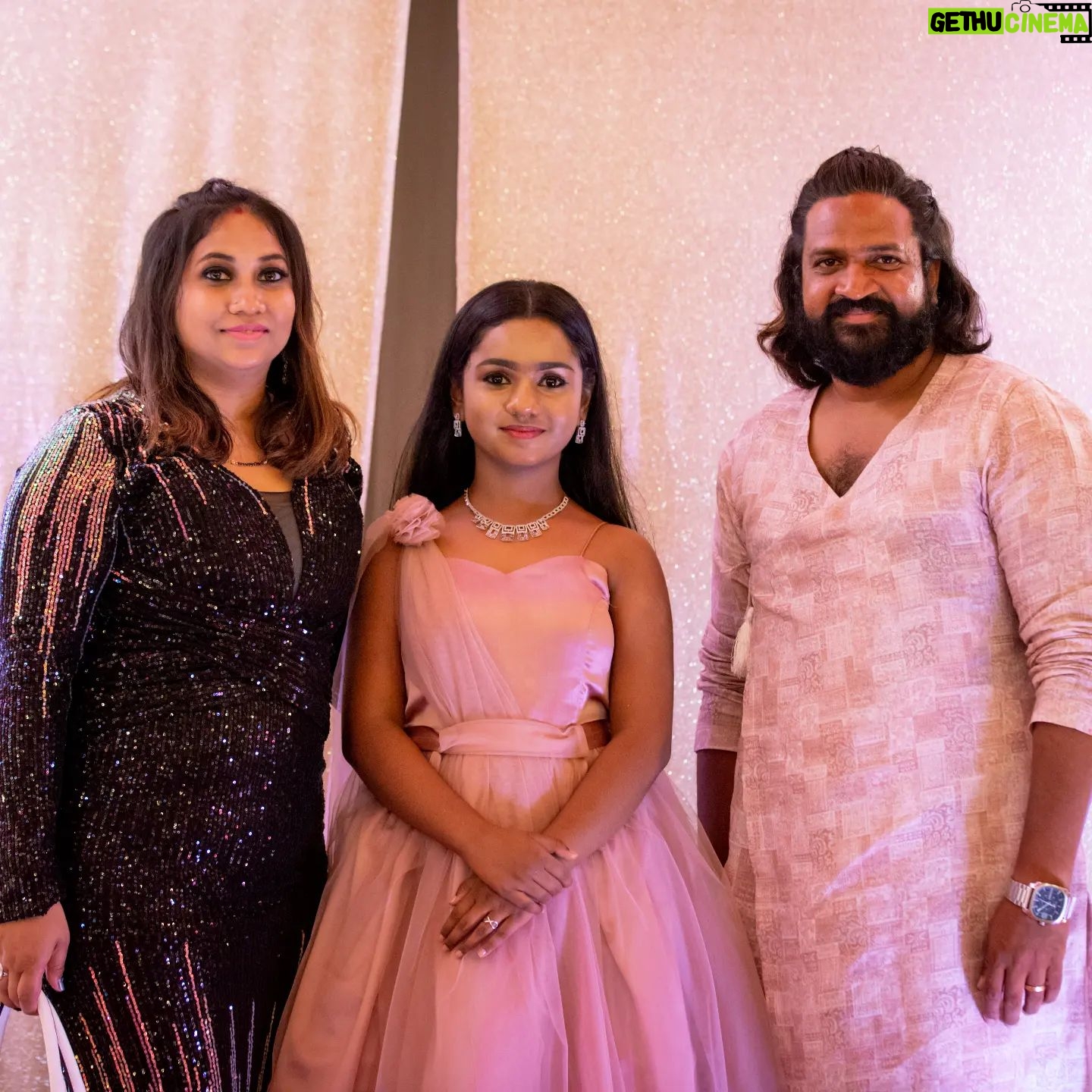 Baby Kaavya - 4.9K Likes - A Master is needed to master an art🎭 @praveen.bennett uncle & my cutie 🧸 Teddy aunty @saipramoditha ..
CC : @rudran_praveen anna
💄: @ajay_artistry
👗: @poorani_the_designer_house
💍: @luxorfashionjewellers
.
.
#kaavya #narmadha #vijayawards @mahanadhi #vijaytv #serial #VTA #childartist #fun #happy #shoot #memories #cherish #vijaytvserial