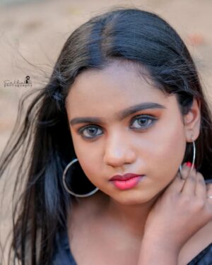 Baby Kaavya Instagram - Fashion is artistically designed to express the boldness of beauty.

💄@_simran_artistry 
📸@swetha22_photography
👗@mode.rn_fashion 
.
.
#kaavya #narmadha #mahanadhi #vijaytv #serial #artist #childartist  #instagram #trending #shoot #shootbreak #bts #love #instagood #photooftheday #tbt #beautiful #cute #me #happy #fashion  #followme  #photoshoot #posing #photography #black #outfit