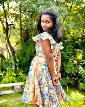 Baby Kaavya Instagram - “Living with purpose. 🌟🎯”
👗@fashionfeathers_f2
.
.
#kaavya #kaavyahoney #narmadha #mahanadhi #vijaytv #life #childartist #kids