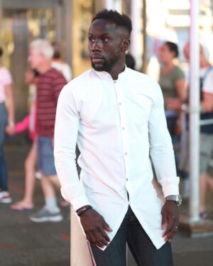 Bacary Sagna Instagram - Making sure i see.. analyse...and learn 🙌🏿 #quotes #life #experience