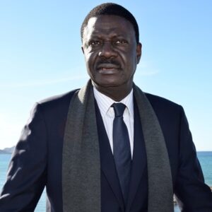 Bacary Sagna Instagram - Tu etais notre tonton a tous.. joueurs sénégalais d’origine et un exemple de réussite également. Dans ce milieu, certains n’ont plus les idées claires.. tu as toujours pris le temps de nous conseiller et d’aiguiller mon papa également dans ce qui allait être ma future carrière..d’une humilité incroyable..Respect Tonton et Repose en paix 🙏🏾🙏🏾🙏🏾