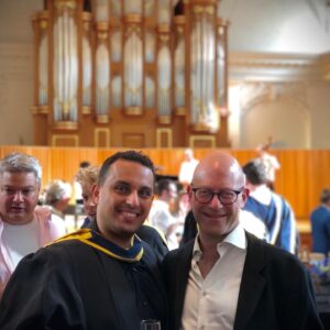 Bacem Anas Romdhani Instagram - Graduation!! 🎓
•
•
•
•
#bacemanasromdhani #bacemanasviolin #tunisianviolinist #itarikyatawasel #graduation #london #rcm #instagood #instalike #insta #instagram
