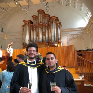 Bacem Anas Romdhani Instagram - Graduation!! 🎓
•
•
•
•
#bacemanasromdhani #bacemanasviolin #tunisianviolinist #itarikyatawasel #graduation #london #rcm #instagood #instalike #insta #instagram
