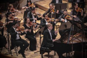Bacem Anas Romdhani Instagram - #bacemanasromdhani #bacemanasviolin #exmenuhinviolin98 #itarikyatawasel