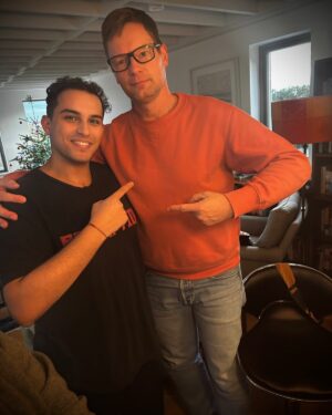 Bacem Anas Romdhani Instagram - Always nice to have the founder of @knoopschocolate and family friend @jensknoop visit us for some afternoon tea. 

Visit @knoopschocolate for the best hot chocolate you will have in your life! 🍫☕️😋

#knoopschocolate #knoops #hotchocolate #bacemanasviolin #bacemanasromdhani