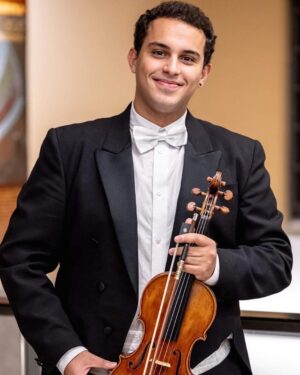 Bacem Anas Romdhani Instagram - Just getting started!! 🎻🎶

📸: Jaroslav L’aš

#bacemanasromdhani #bacemanasviolin #exmenuhinviolin98 #suit #tails #classical #artist #musician