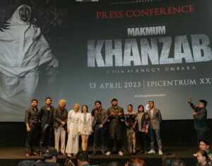 Badriyah Afiff Instagram - I’m so glad and proud to be one of the cast in KHANZAB. I got a lot of new experiences during the process of making this movie! It was such a long journey but don't worry ‘cause finally, you can watch KHANZAB in cinemas today! so please watch it🥰 Thanks for all the support! It means a lot to me and all the people who were involved in Khanzab.

📸 : @paman_tito & @victorsuot10