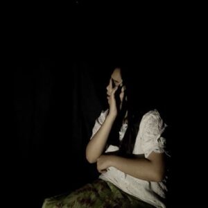 Badriyah Afiff Instagram - Yang aku nyanyikan ini adalah kidung sunan kalijaga, yaitu Kidung Rumekso Ing Wengi. Banyak orang bilang sebelum nyanyi kidung ini baik nya kita harus puasa mutih dulu salama 40 hari. Ada yang tau arti lirik dari kidung ini?