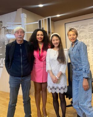Bae Cheol-soo Instagram - Musical ‘Sister Act’의 ‘Nicole Vanessa Ortiz’, ‘김소향‘. 노래 잘한다^^