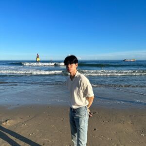 Bae Hyeon-seong Instagram - 🚈🏡🌊