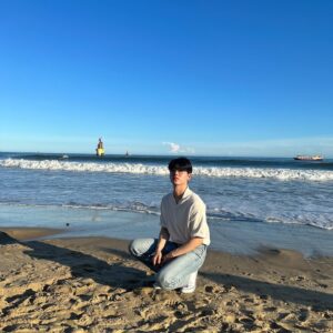 Bae Hyeon-seong Instagram - 🚈🏡🌊