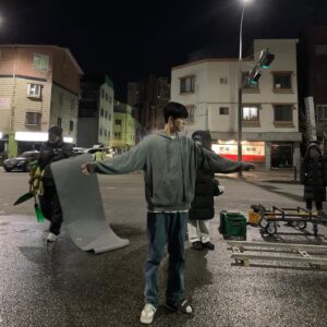 Bae Hyeon-seong Instagram - 오늘도 밤 10시 30분
기적의 형제 !! 🏃🏻🥶🏥👁️