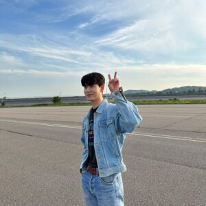 Bae Hyeon-seong Instagram - 슈프림~골드🏆