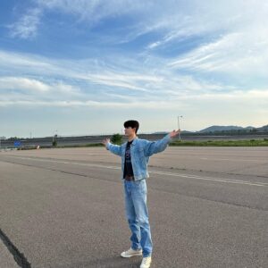 Bae Hyeon-seong Instagram - 슈프림~골드🏆
