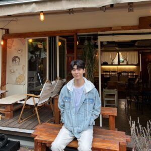 Bae Hyeon-seong Instagram - 마지막 강산이🥹