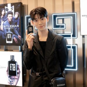 Bae Hyeon-seong Instagram - @givenchybeauty #젠틀맨소사이어티 #지방시뷰티팝업