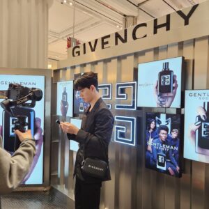 Bae Hyeon-seong Instagram - @givenchybeauty #젠틀맨소사이어티 #지방시뷰티팝업