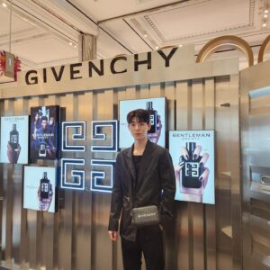 Bae Hyeon-seong Instagram - @givenchybeauty #젠틀맨소사이어티 #지방시뷰티팝업