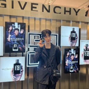 Bae Hyeon-seong Instagram - @givenchybeauty #젠틀맨소사이어티 #지방시뷰티팝업