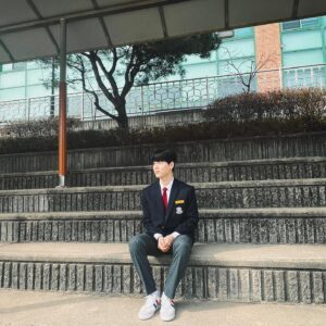 Bae Hyeon-seong Instagram - 이강산이에요