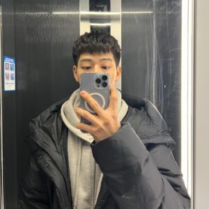 Bae Hyeon-seong Instagram - 😁