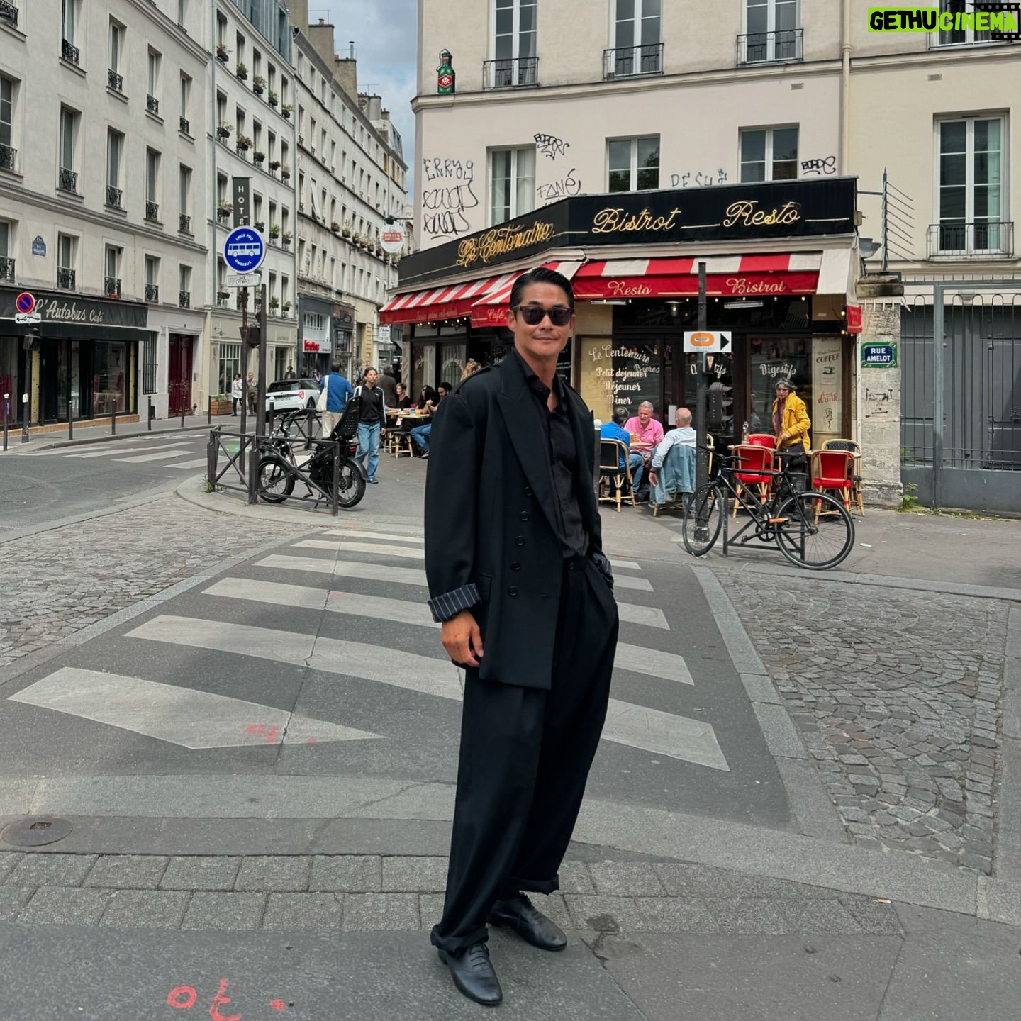Bae Jung-nam - 14.1K Likes - 요지 선생님 보고옴 😎80세 연세에도 여전히 🇫🇷paris fashion week show 를 하시는 😌🙏👍🏻👏👏👏@yohjiyamamotoofficial #yohjiyamamoto