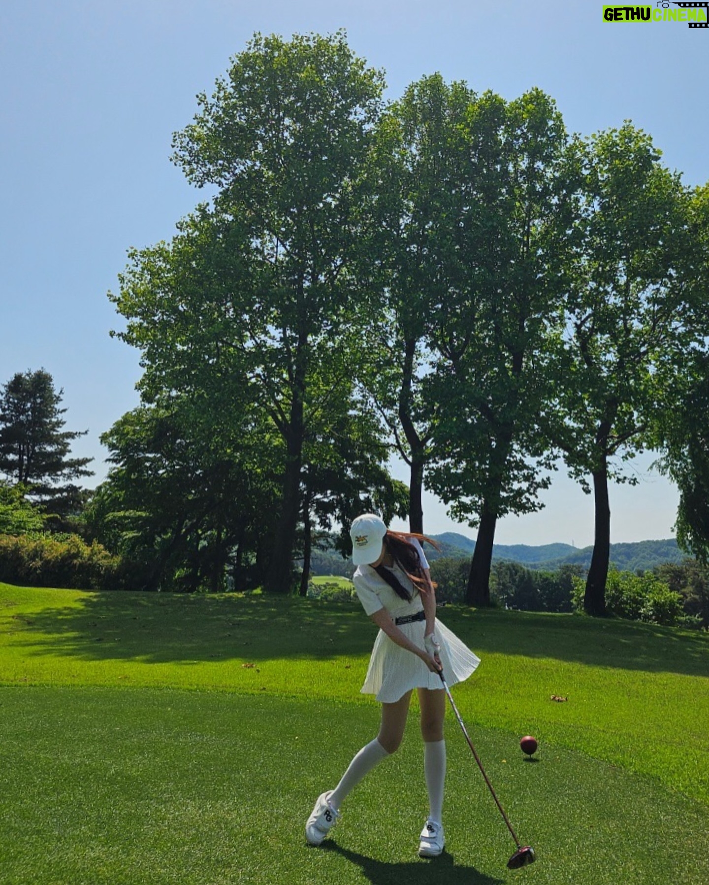 Baek Bo-ram - 3 Likes - 늘 좋지만 5월은 특히나 예쁨🍀
5월의 골프교복⛳️ #아이스버그
