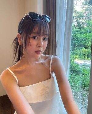 Baek Bo-ram Instagram - 포토바이 엄마🤍

날이 좋아서
라이브 하기전에 엄마랑데이트
사진도 찍어주고
방송때 피디님 역할도 해주고
내 친구도 해주는 만능엄마💋

오늘도 엄마와함께 8시 #그립라이브
#오클렌즈 8번째 앵콜방송 갑니다
(다음 방송 부터는 가격 오른대요 속닥속닥~)