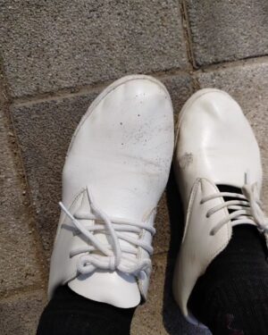Baek Se-ri Instagram - #협찬
🥾👟🥿 #자우버 #자우버신발클리너
요거 하나면 신발을 금방 깨끗하게 변신!
특히 #크록스세탁 #실내화세탁 하기 좋은
#신발클리너 #신발세탁 잇템 추천드려요
ㆍ
낱개로 포장된 티슈라 휴대도 간편하구
크기도 제법 크고 도톰하고 부드러워요
저는 요새 외출하고 들어와서
황사, 온갖 먼지 뒤집어쓴 신발을 닦는게
습관이 돼버렸네요~ 향도 좋아요
ㆍ
여러장 쓸 필요없이 한장으로 신발세탁 끝!
특히 EVA 소재인 크록스, 실내화, 슬리퍼,
그리고 때 탄 신발 중창이 넘나 잘 닦여요
상쾌한 민트향이라 힐링된답니다~
ㆍ
혹시 스웨이드, 가죽, 면같이 물에 약한
재질은 가급적 전용 제품을 사용하는게
좋으니까 참고해주세영
글리세린 성분이 함유되어 있어서
닦을 때 신발 표면을 보호해준답니다 :)
ㆍ
1박스에 25매입이라 두고두고 보관하기
편하구, 하나씩 들고 다니면서 요긴하게
신발을 금방 깨끗하게 닦을 수 있네요👍
ㆍ
데일리로 신발을 깨끗하게 관리할 분,
신발 세탁이 귀찮은 분들께도 강츄!
야외 운동, 산책, 등산 하는 날에는
꼭 이걸로 닦게 되는 요즘이에염👟
ㆍ
👉 @sauber_official_
ㆍ
#새학기실내화 #슬리퍼세탁 #운동화클리너
#운동화세탁 #신발클리너추천 #신발스타그램