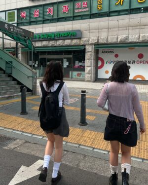 Baek Soo-hee Instagram - 절거운 밈서데이🤪