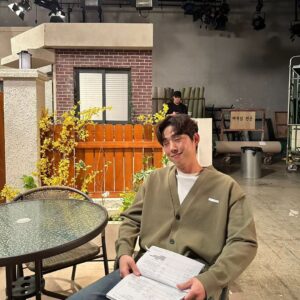 Baek Sung-hyun Instagram - 채우리 비우리 만취우리🤪

#수지맞은우리