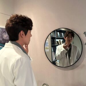 Baek Sung-hyun Instagram - 자뻑 채선생 😘🤣

#수지맞은우리