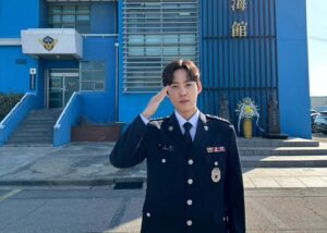 Baek Sung-hyun Instagram - 해양경찰 홍보대사에 재임용되었습니다.
해양경찰 의경으로 복무한 저로써는 정말 영광스럽고 감사한 마음입니다.
국민의 안전을 위해 불철주야 수고하시고 고생하시는 모든 해양경찰분들을 위해 최선을다해 홍보대사직을 수행하겠습니다.
감사합니다.

#해양경찰 #koreacoastguard #KCG