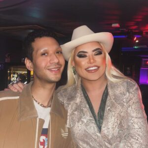 Baga Chipz Instagram - CONGRATS! @tiakofi ❤️

Love our Tia, Such a powerhouse of talent! 
But more importantly A good egg. Well done babi! 
Proud Aunty 💋