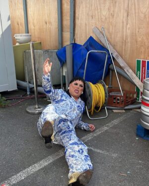 Baga Chipz Instagram - Just slipped and broke my fringe. @claimsdirect