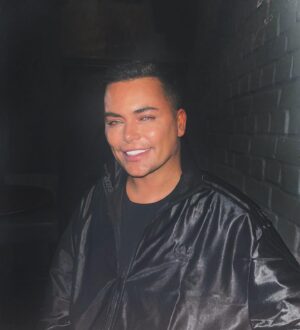 Baga Chipz Instagram - Nothing a bit of cosmetic surgery, spray tan, contact lenses and turkey teeth can’t sort out.. A good angle helps too! Thank you for your kind words guys, Bloody hell it’s been a journey! And thank you @precisionesthetiques for making me feel much betta! My story will be out on film very soon ❤️
