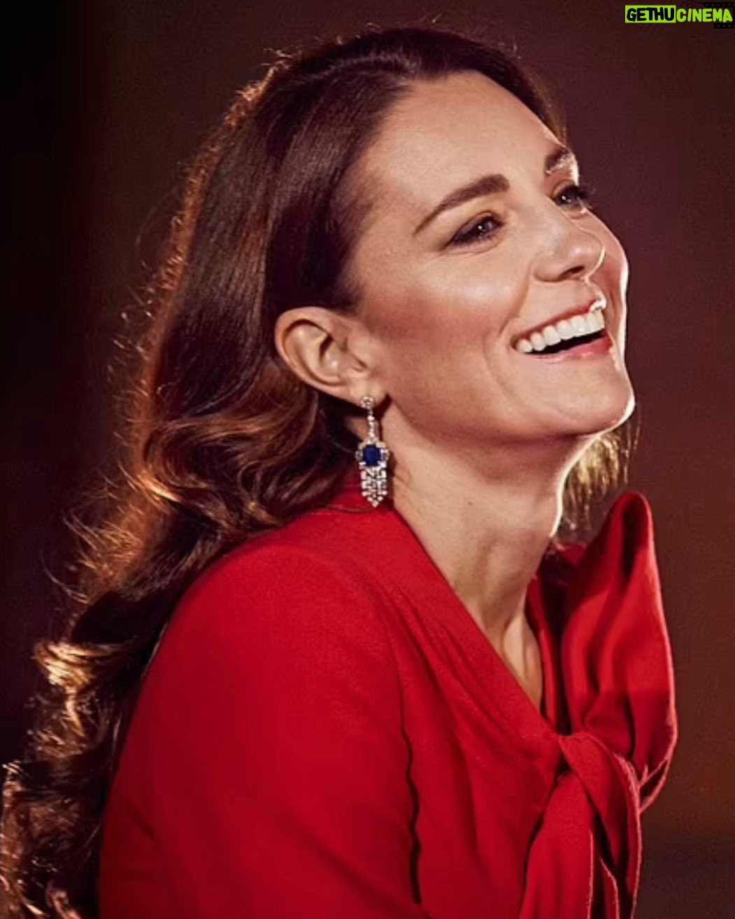 Baga Chipz - 10.6K Likes - Wishing @princeandprincessofwales All the love and support in the world. Here’s to a speedy recovery, Stay strong. ❤️❤️❤️
Cancer really is a bastard. Big Baga hugs to anyone out there effected by this terrible disease. ❤️❤️❤️
Please give Catherine and her family the privacy they deserve. X