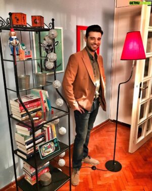 Balamir Emren Instagram - Bana kirmizi abajur cok yakisiyor 🎈😎