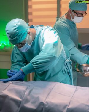 Balamir Emren Instagram - Doktor Yagiz ile bu aksamdan itibaren.. #arkasokaklar  #kanald  Doktor demisken ;son zamanlarda saglik calisanlarimiza siddet gosterenlere de hep birlikte guclu bir ses cikarmaliyiz.. Bu saglik teroru artik son bulmali !