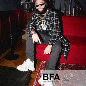 Bandit The Rapper Instagram - CAPTAIN MORGAN PRESENTS: VIC’S HOUSE PARTY FEATURING AMINÉ @amine AND SMINO @smino WITH ARTIST @bandittherapper  @victorcruz 
Ideal Glass Studios, NYC
@captainmorganusa 

📸 @bfa 

#victorcruz #captainmorgan #newyorkcity #aminé #smino #celebsightings #footballplayer #bandittherapper #glassstudios #celebs