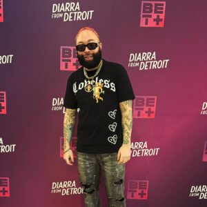 Bandit The Rapper Instagram - Diarra From Detroit Premiere Celebration

Thanks for having me: @betplus @diarrafromdetroitofficial 

#DiarraFromDetroit #BanditTheRapper #Actor #Premiere #BetPlus #BET #RedCarpet