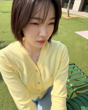 Bang Eun-jeong Instagram - 봄 가디건 새로 샀는데 오늘 26도였던 부분에 대하여..🫠