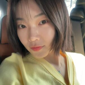 Bang Eun-jeong Instagram - 봄 가디건 새로 샀는데 오늘 26도였던 부분에 대하여..🫠
