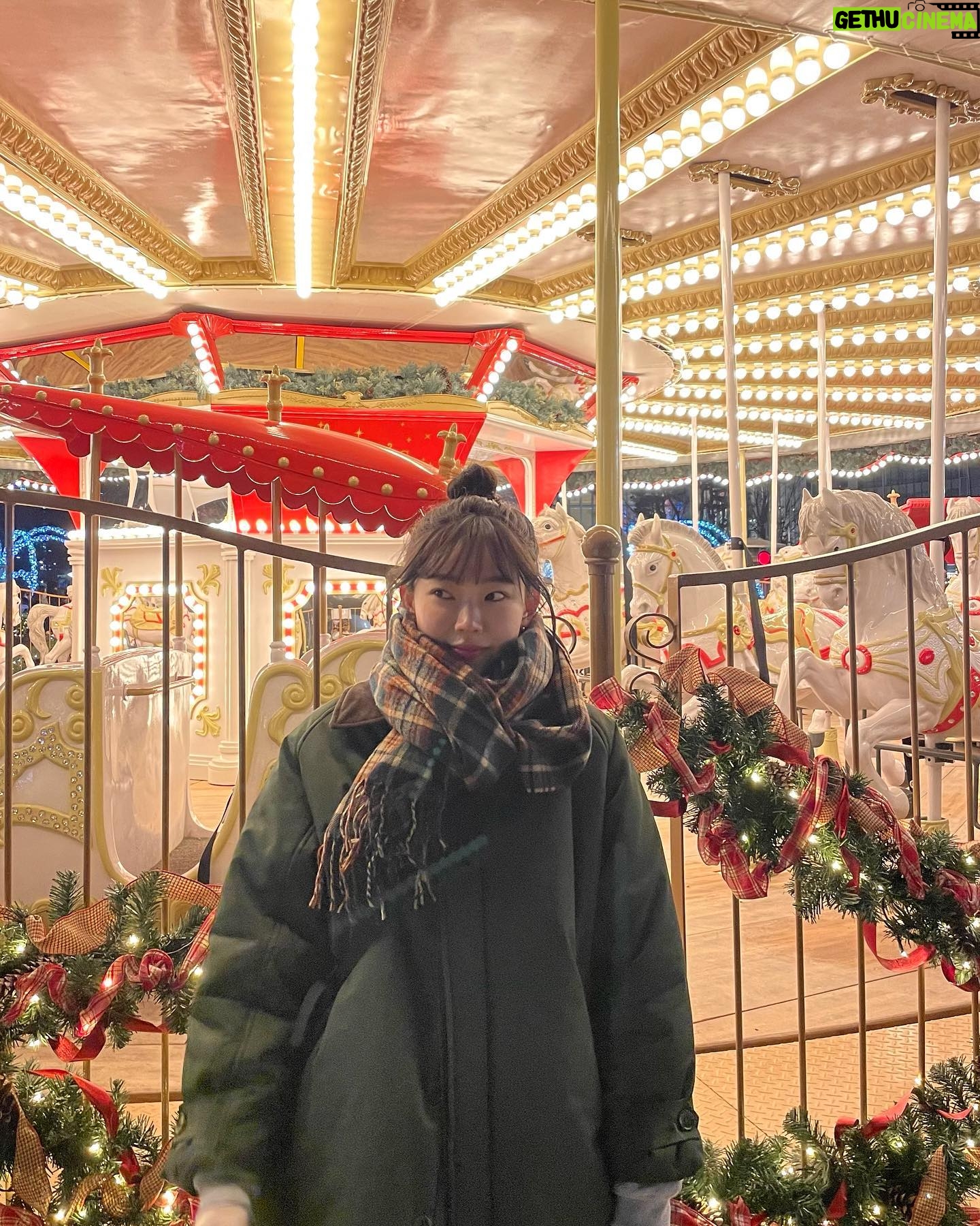 Bang Eun-jeong - 866 Likes - 연말 뭐 볼것두 없드라
#찰칵찰칵찰칵차라칵차라카가차라칵ㅋ찰ㄹ캌
#눈돌리면포토존 ㄱㄱㅑ🎄